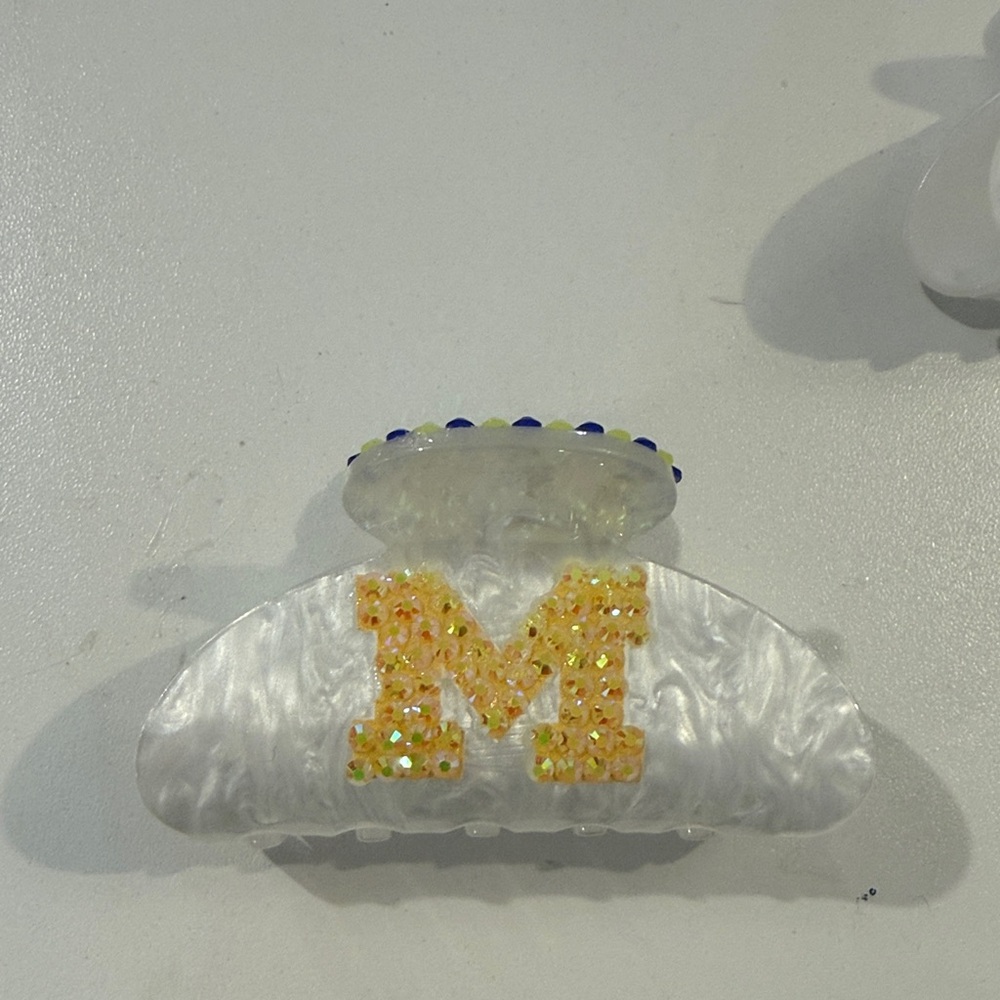 University of Michigan Customizable claw clip